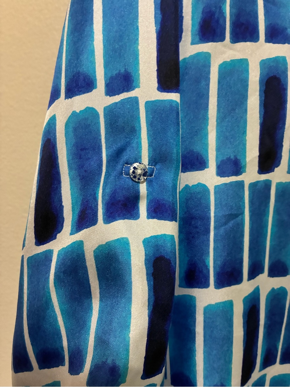 Vilagallo Blue Tile-Print Silk Top size 42 /10 - Picture 2 of 6